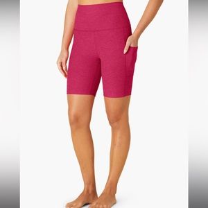 NWT $72 BEYOND YOGA Spacedye Team Pockets Biker Short Dragonfruit Sangria XS
